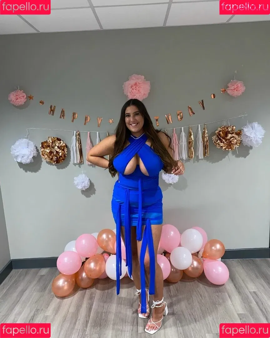 The Blue Dress Girl Onlyfans Photo Gallery 
