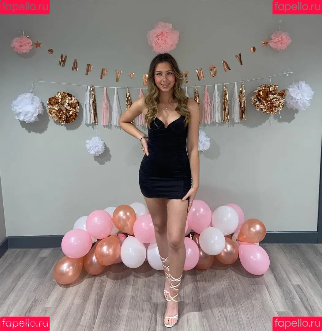 The Blue Dress Girl Onlyfans Photo Gallery 