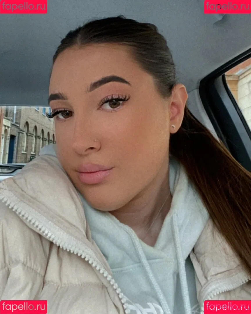 The Blue Dress Girl Onlyfans Photo Gallery 