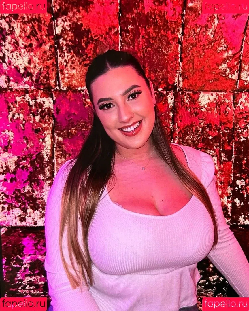 The Blue Dress Girl Onlyfans Photo Gallery 