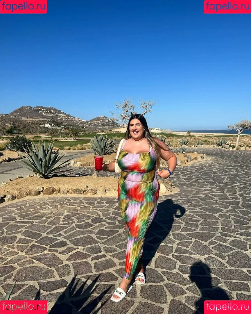 The Blue Dress Girl Onlyfans Photo Gallery 