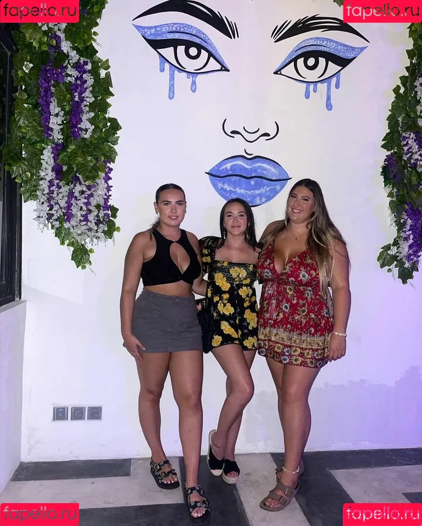The Blue Dress Girl Onlyfans Photo Gallery 
