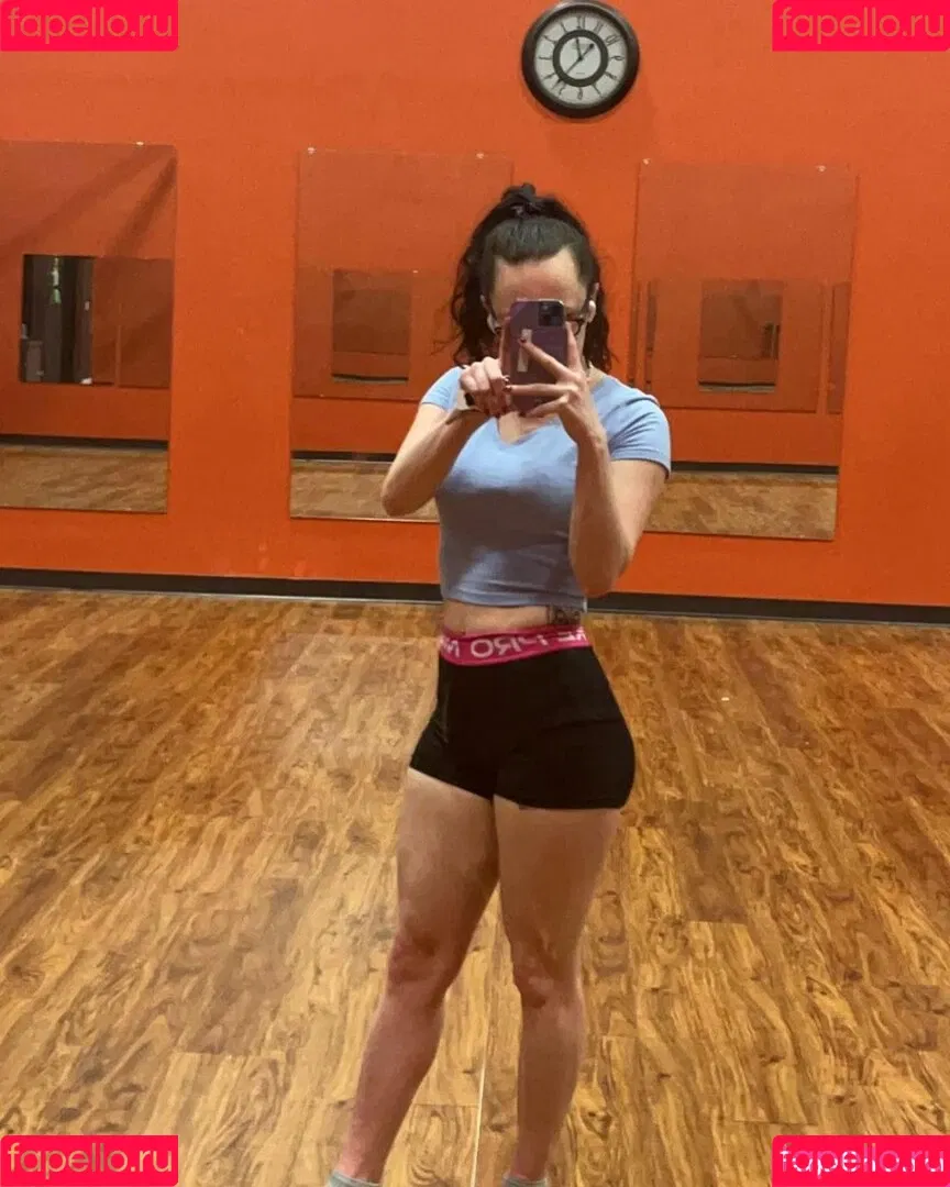 MuscleMommy002 Onlyfans Photo Gallery 