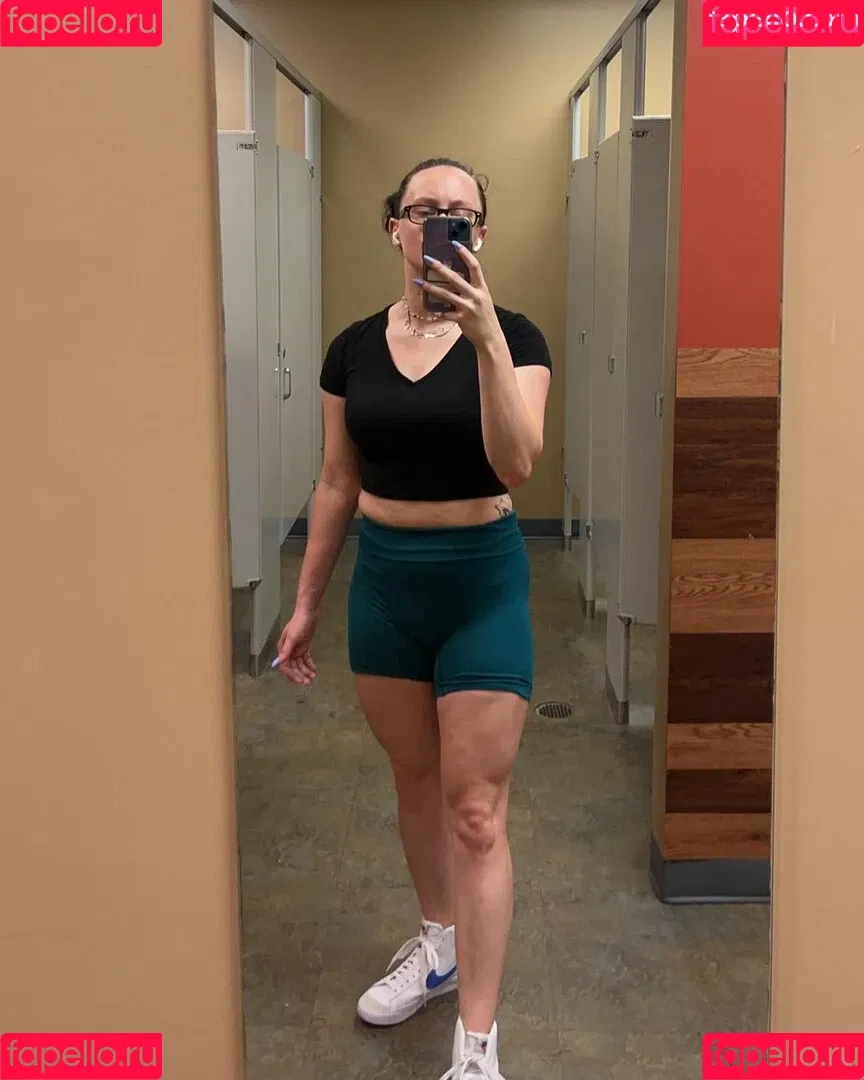 MuscleMommy002 Onlyfans Photo Gallery 