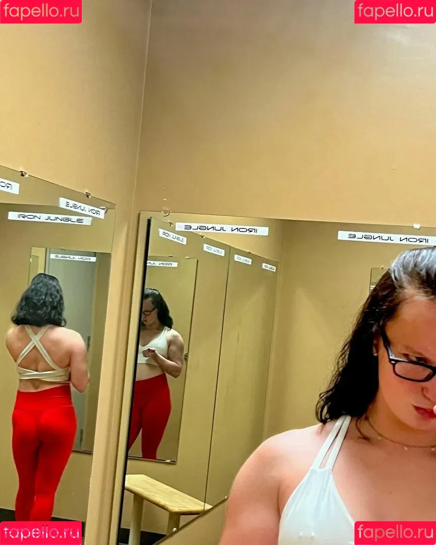 MuscleMommy002 Onlyfans Photo Gallery 
