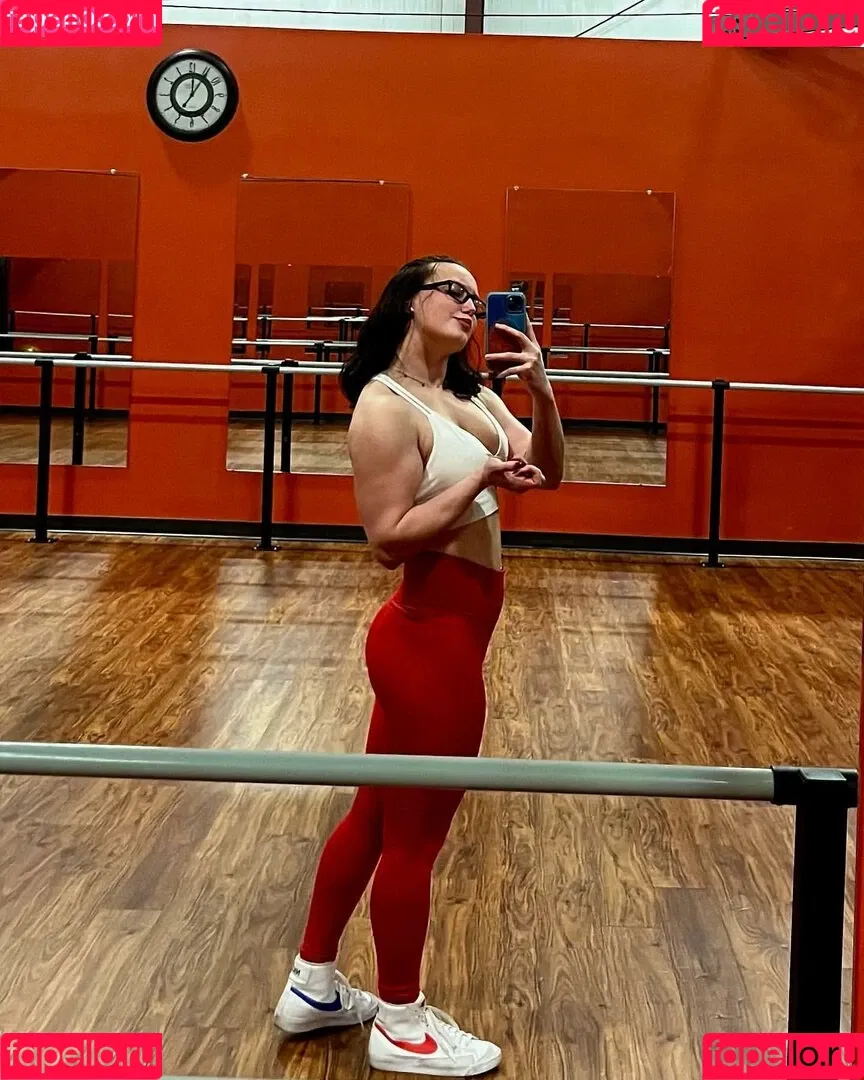 MuscleMommy002 Onlyfans Photo Gallery 