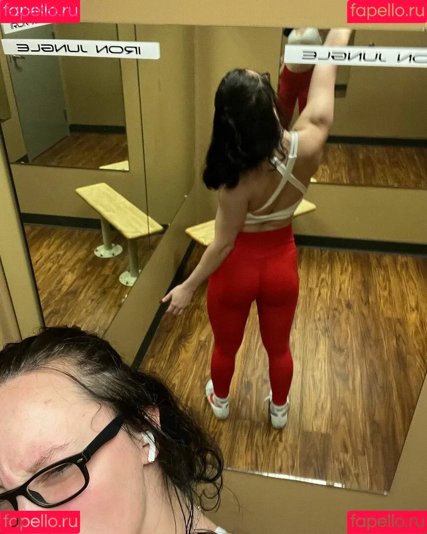 MuscleMommy002 Onlyfans Photo Gallery 