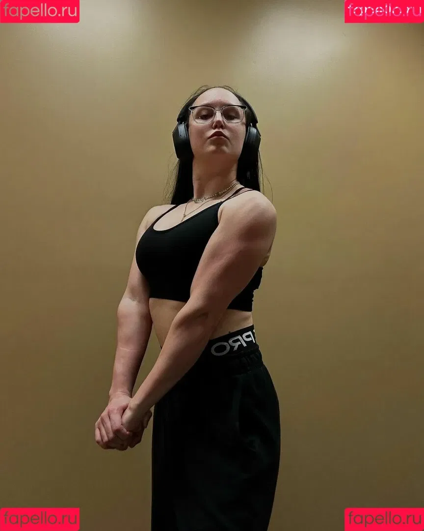 MuscleMommy002 Onlyfans Photo Gallery 