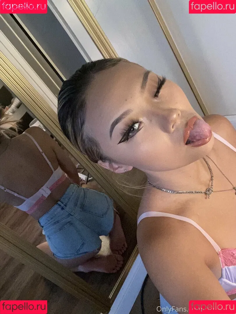 siamesesluts Onlyfans Photo Gallery 