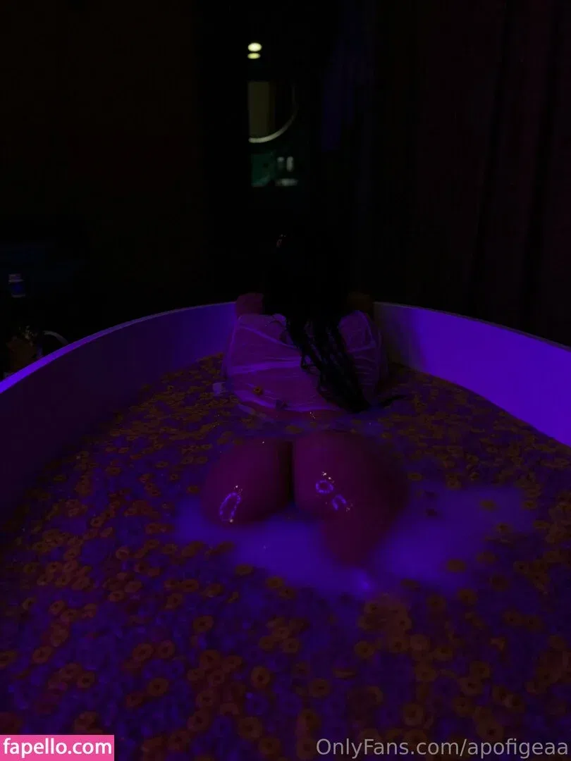 Apofigeaa Onlyfans Photo Gallery 