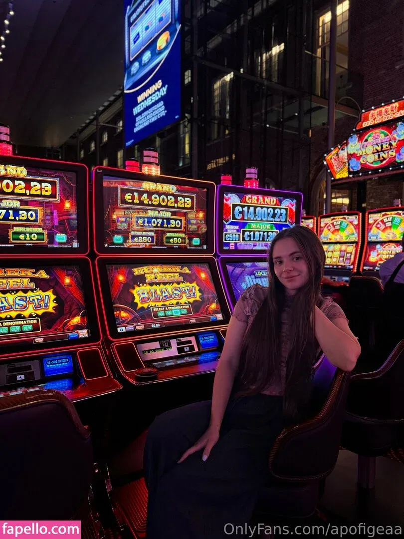 Apofigeaa Onlyfans Photo Gallery 