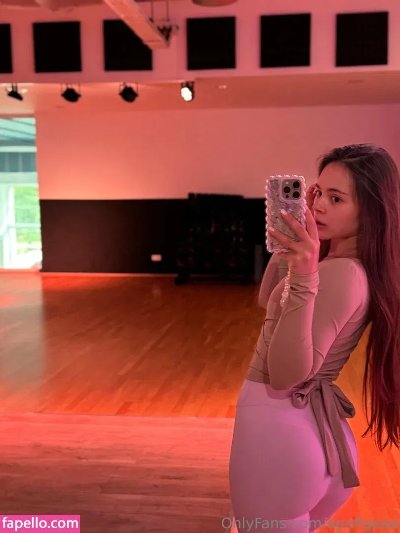 Apofigeaa Onlyfans Photo Gallery 