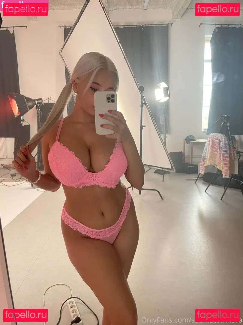 Sabina Tomkova Onlyfans Photo Gallery 