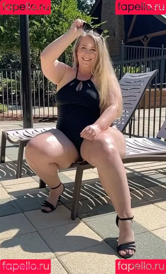 MzPoke Onlyfans Photo Gallery 