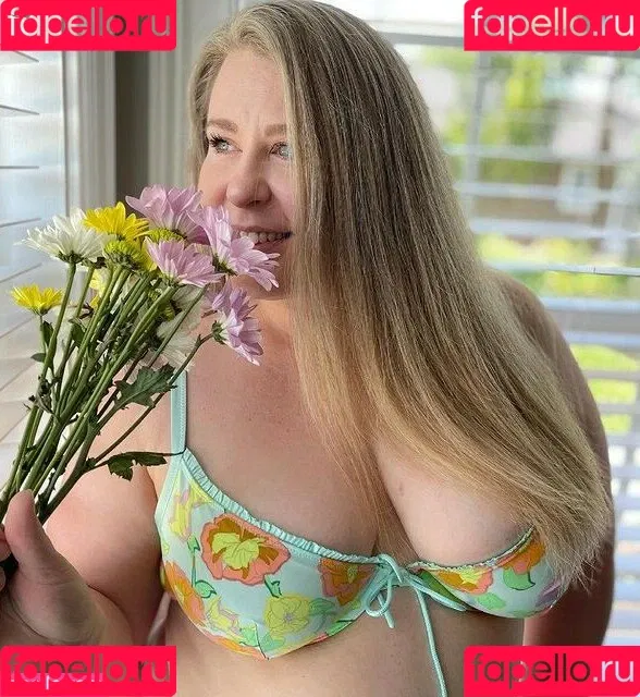 MzPoke Onlyfans Photo Gallery 