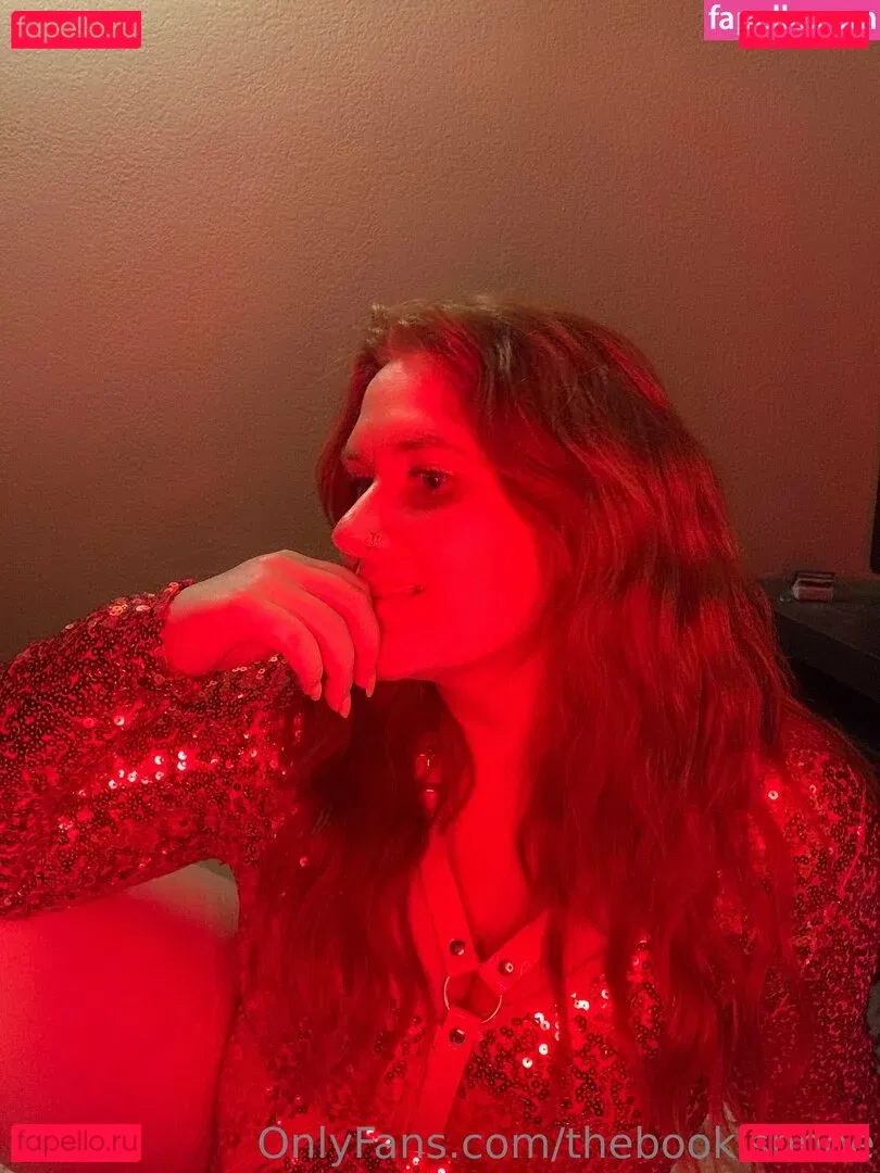 thebookishhoe Onlyfans Photo Gallery 