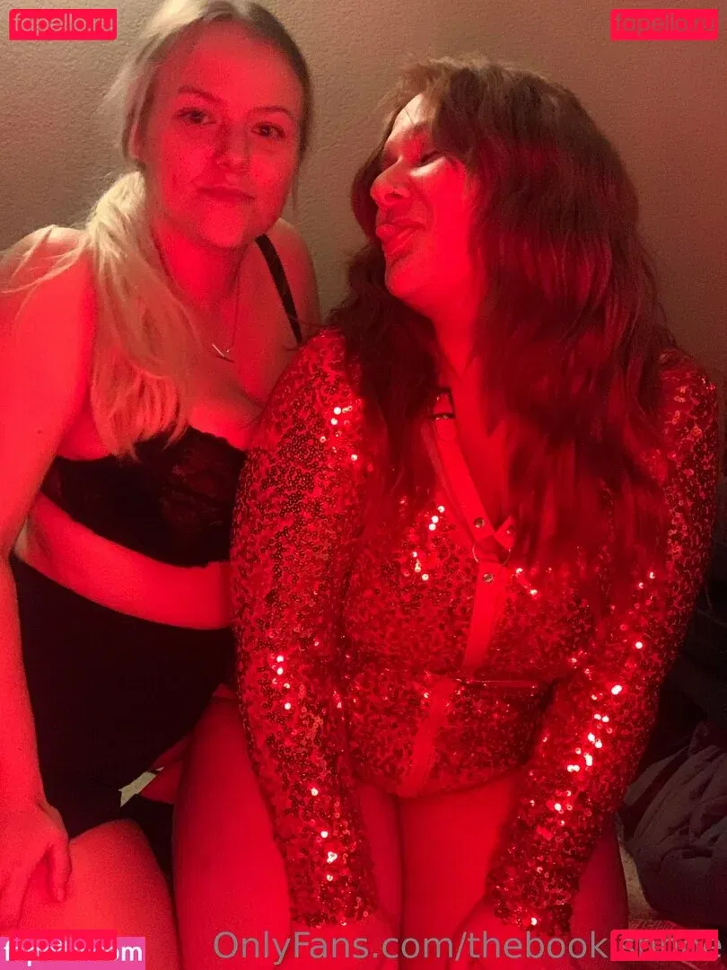 thebookishhoe Onlyfans Photo Gallery 