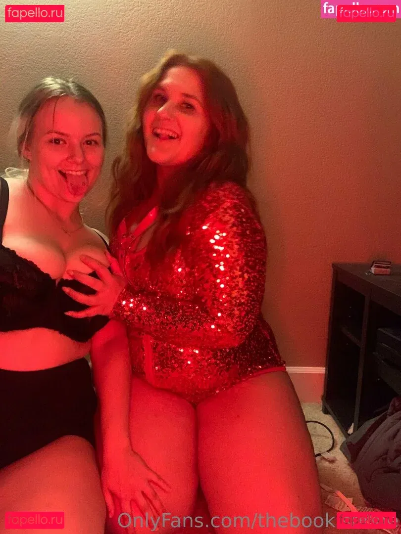 thebookishhoe Onlyfans Photo Gallery 