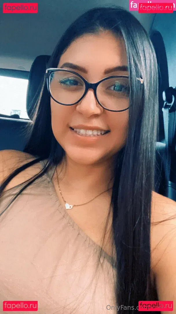 yitsitaxo Onlyfans Photo Gallery 