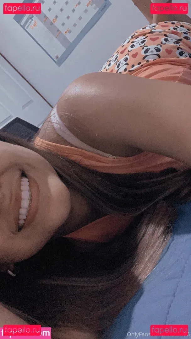 yitsitaxo Onlyfans Photo Gallery 