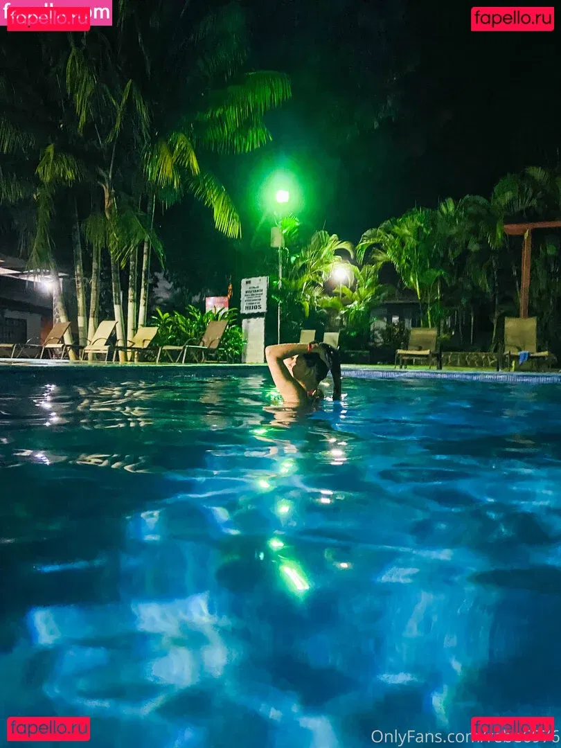 yitsitaxo Onlyfans Photo Gallery 