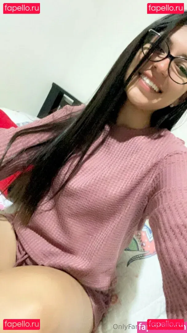 yitsitaxo Onlyfans Photo Gallery 