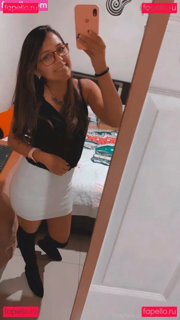 yitsitaxo Onlyfans Photo Gallery 