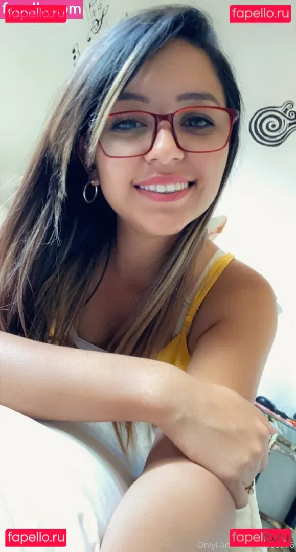 yitsitaxo Onlyfans Photo Gallery 