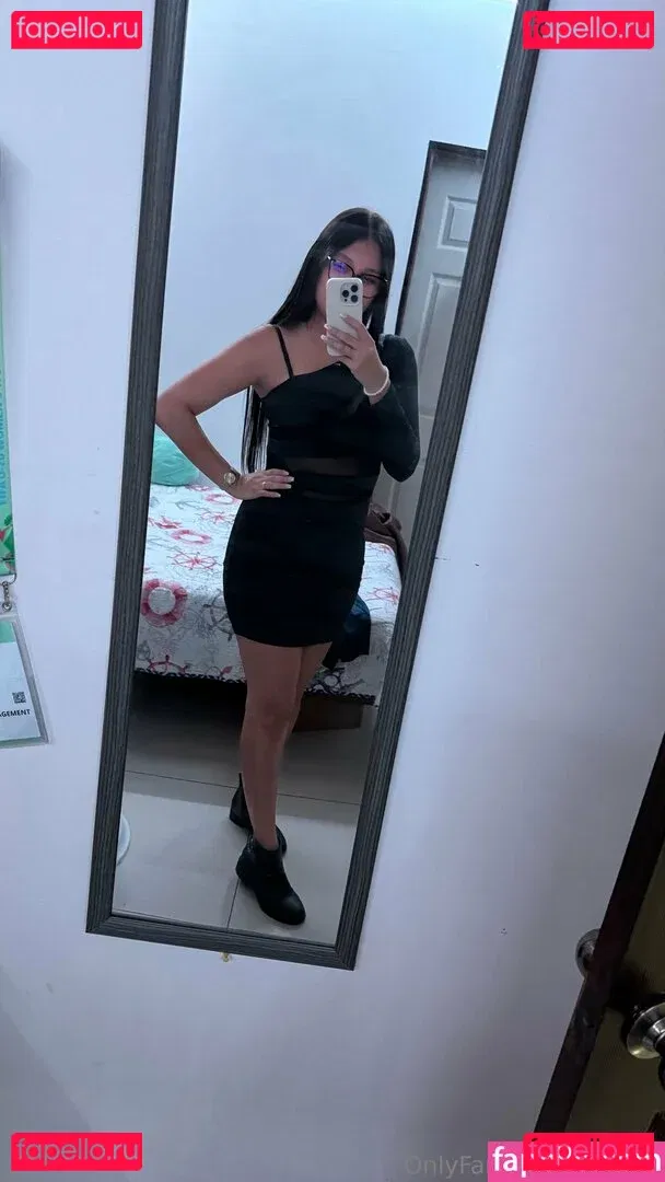 yitsitaxo Onlyfans Photo Gallery 