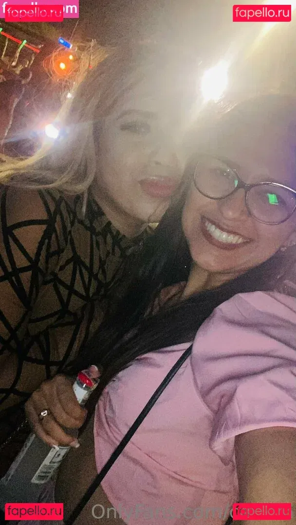 yitsitaxo Onlyfans Photo Gallery 