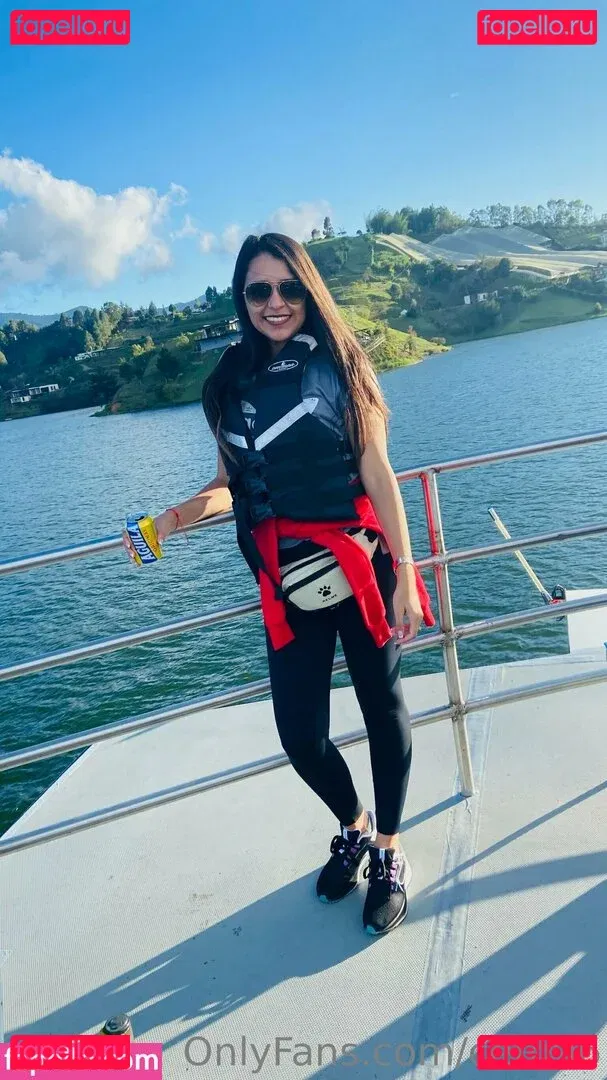 yitsitaxo Onlyfans Photo Gallery 