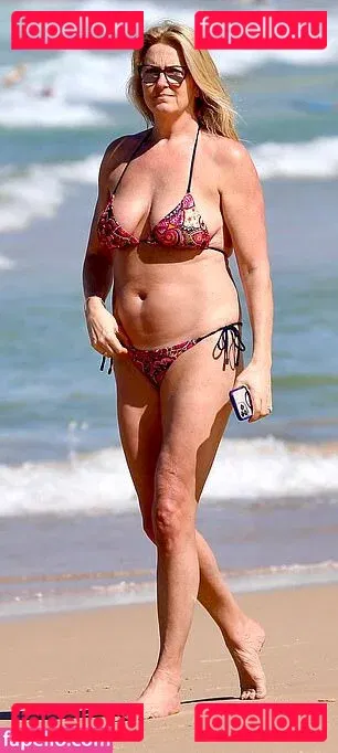 Penny Lancaster Onlyfans Photo Gallery 