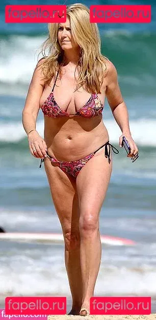 Penny Lancaster Onlyfans Photo Gallery 