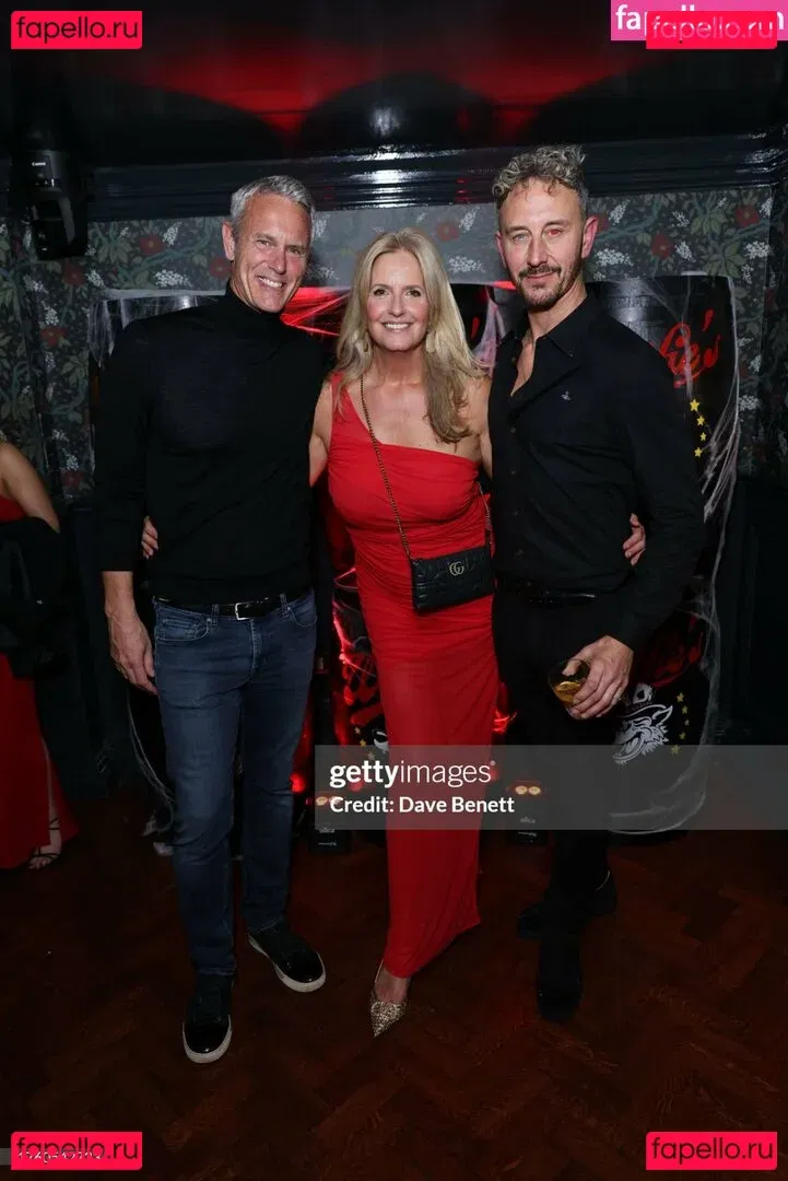 Penny Lancaster Onlyfans Photo Gallery 