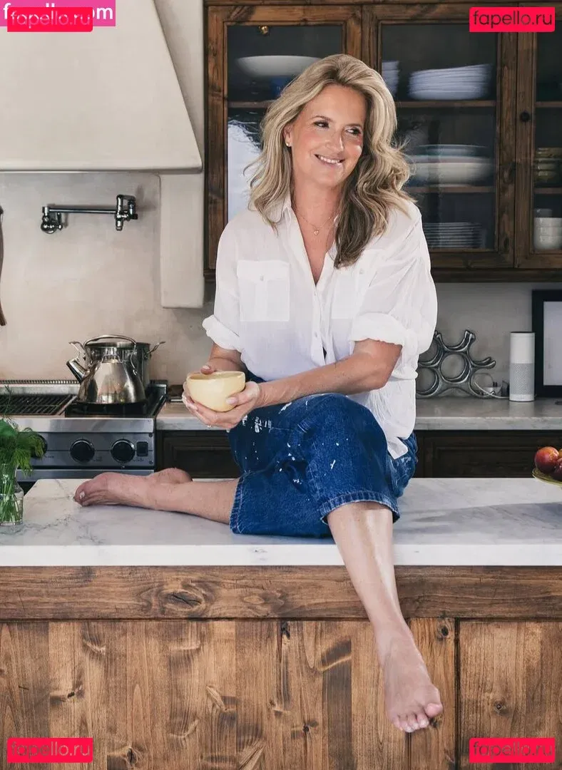 Penny Lancaster Onlyfans Photo Gallery 