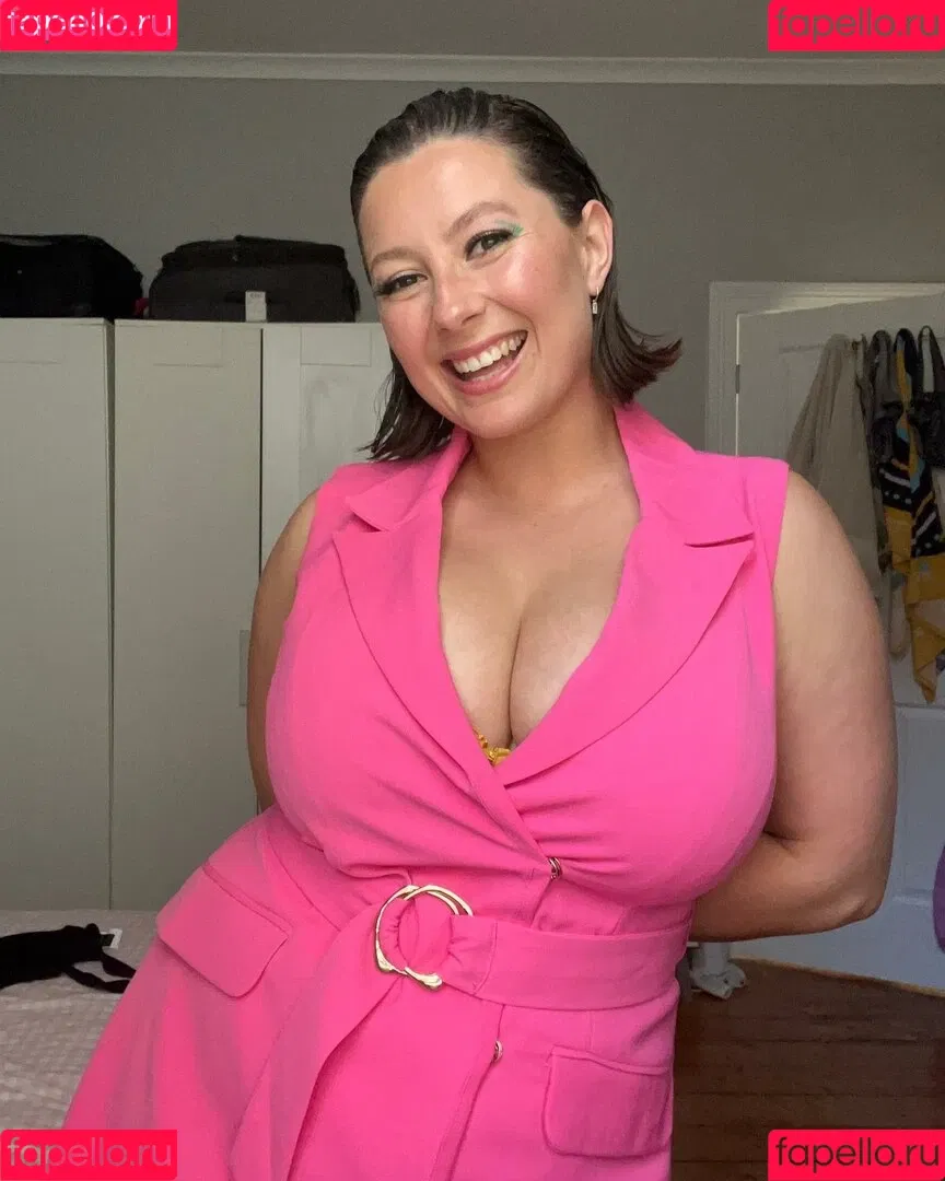 Bel Larcombe / Slice_of_salami_ Onlyfans Photo Gallery 