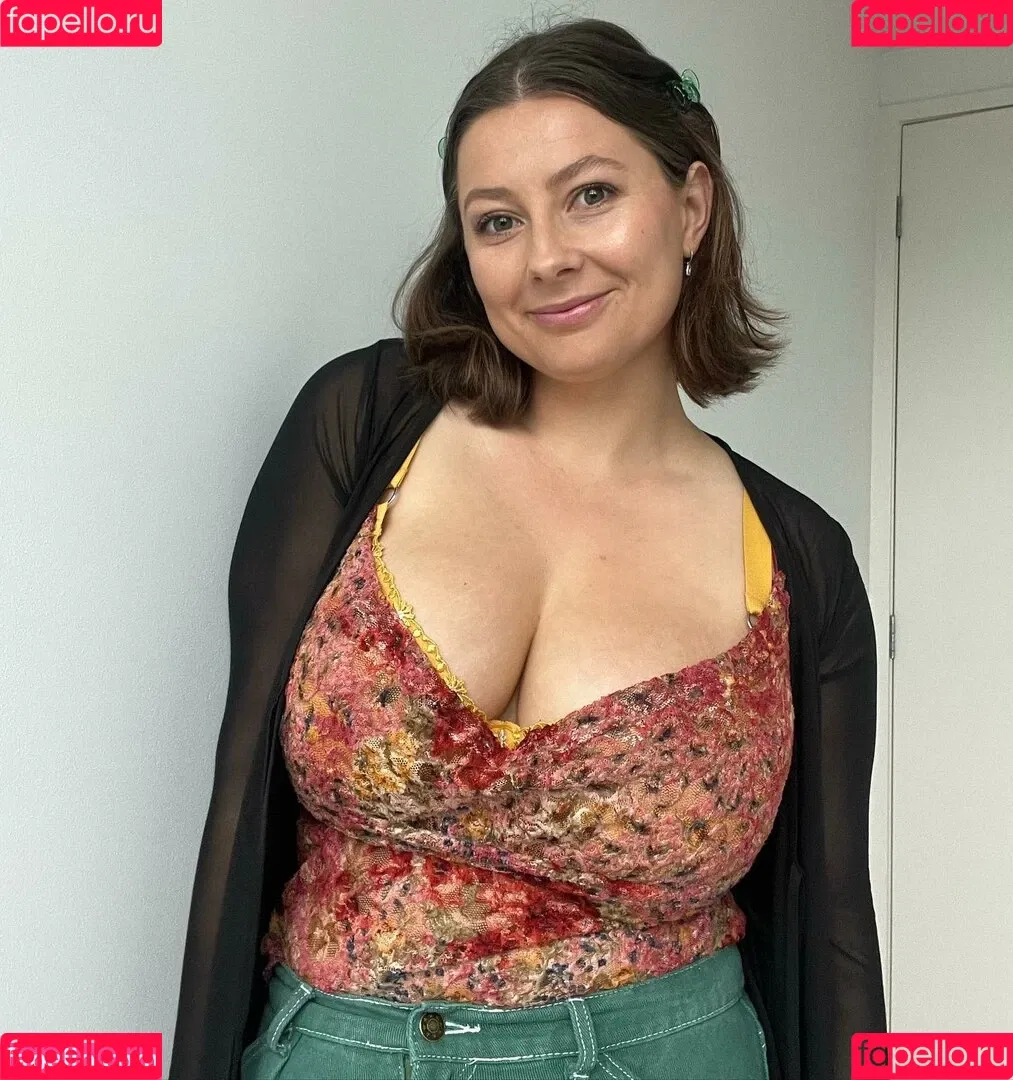 Bel Larcombe / Slice_of_salami_ Onlyfans Photo Gallery 
