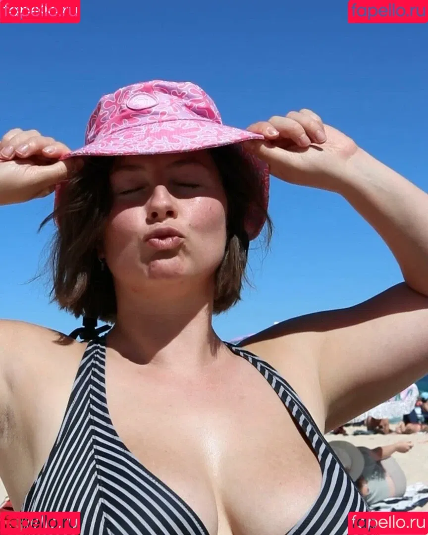 Bel Larcombe / Slice_of_salami_ Onlyfans Photo Gallery 