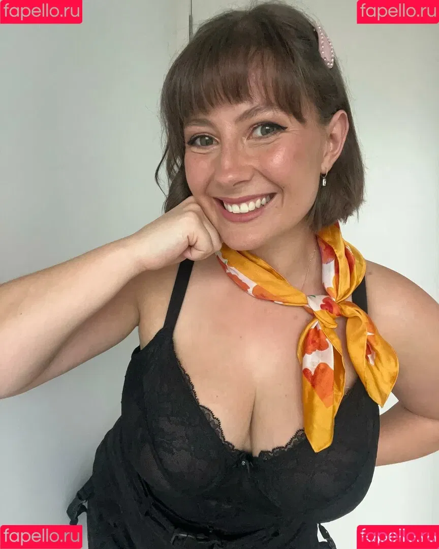 Bel Larcombe / Slice_of_salami_ Onlyfans Photo Gallery 
