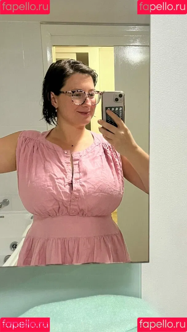 Bel Larcombe / Slice_of_salami_ Onlyfans Photo Gallery 