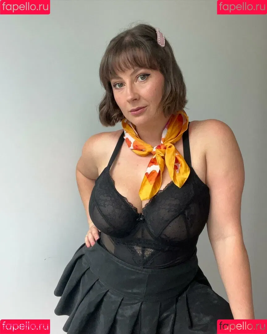 Bel Larcombe / Slice_of_salami_ Onlyfans Photo Gallery 