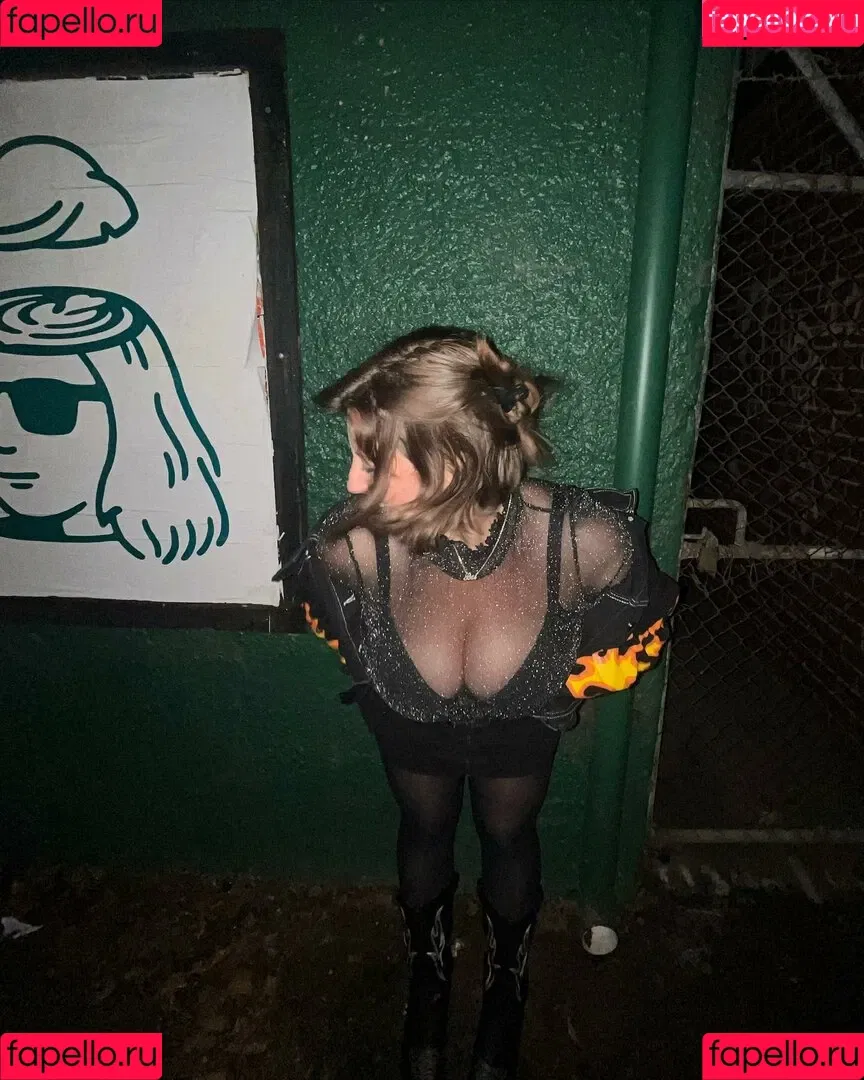 Bel Larcombe / Slice_of_salami_ Onlyfans Photo Gallery 