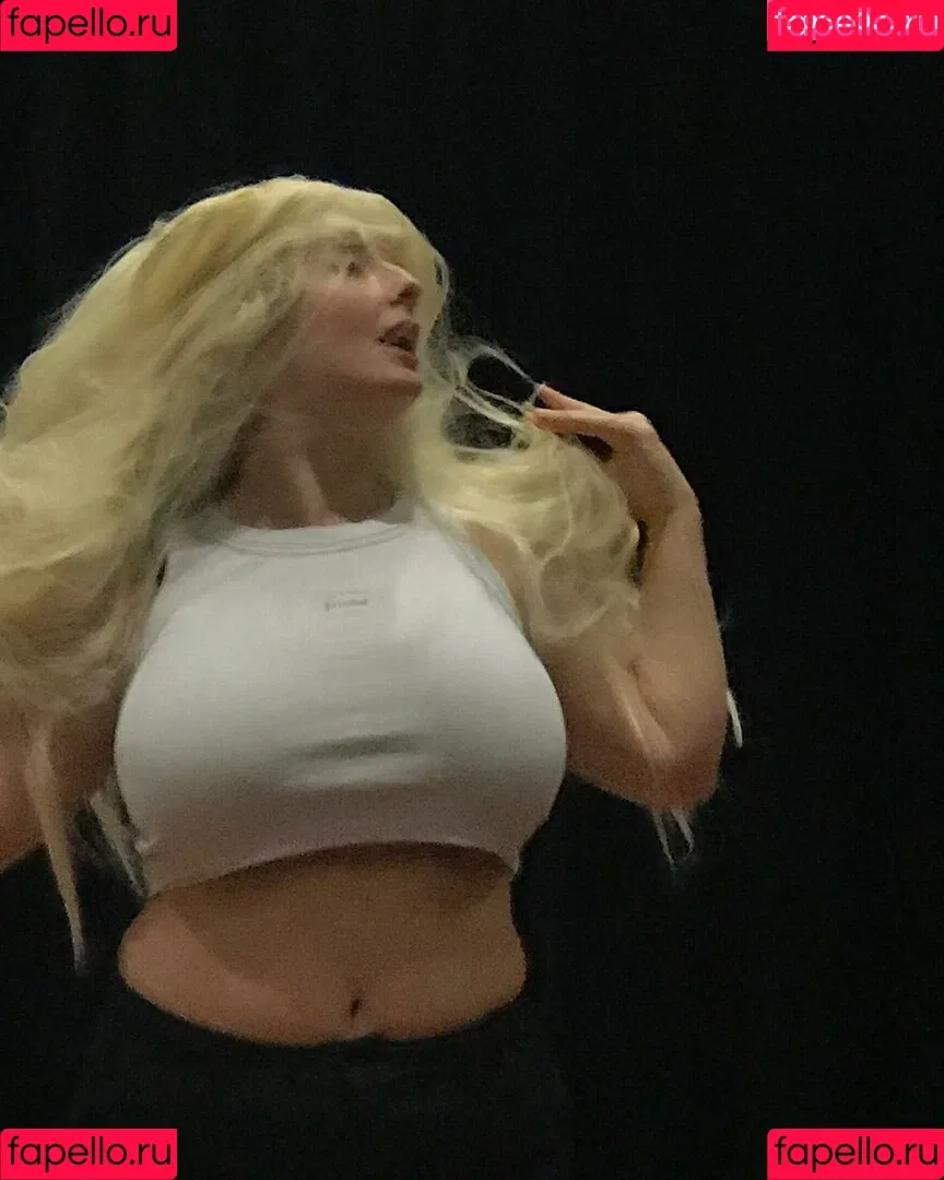Bel Larcombe / Slice_of_salami_ Onlyfans Photo Gallery 