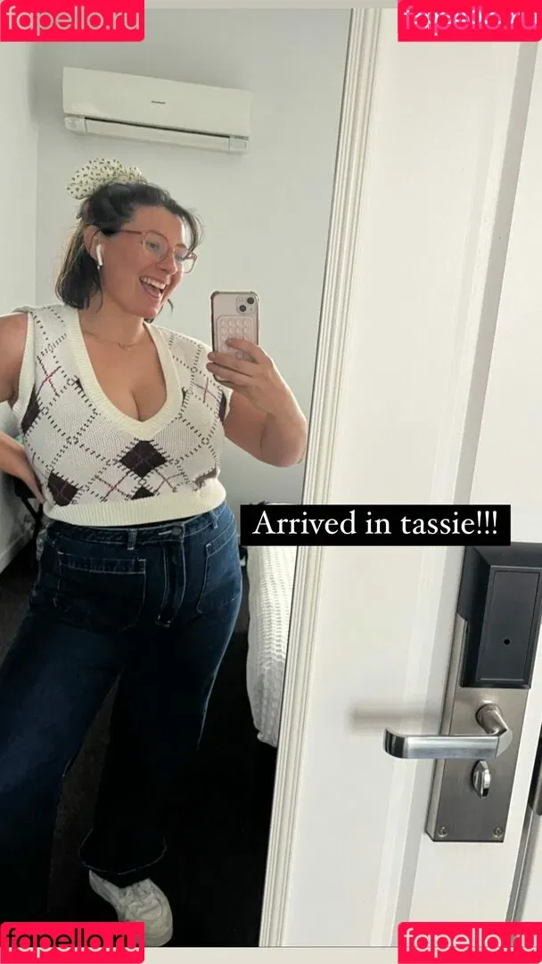Bel Larcombe / Slice_of_salami_ Onlyfans Photo Gallery 