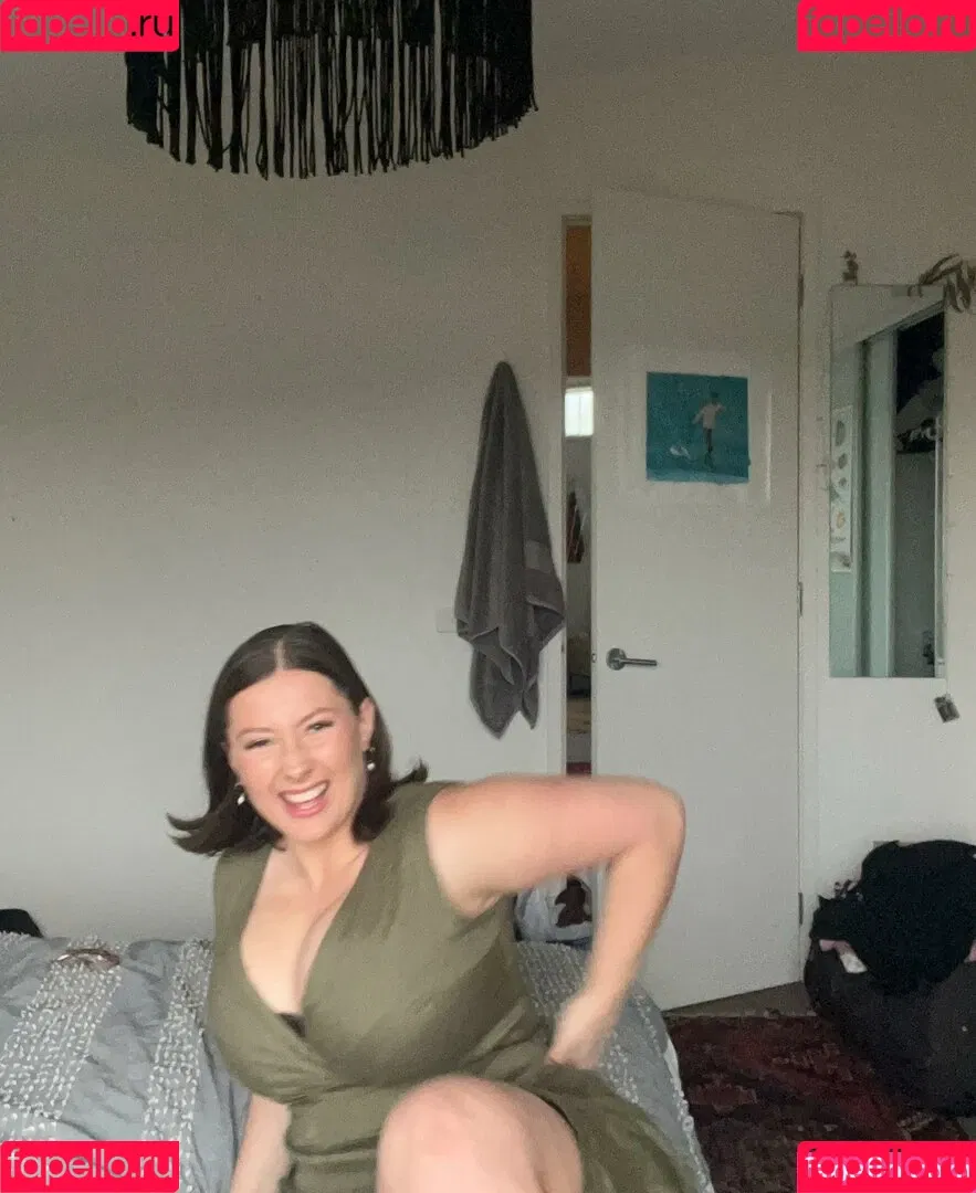 Bel Larcombe / Slice_of_salami_ Onlyfans Photo Gallery 
