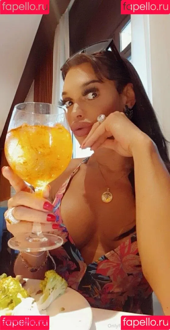 magalylilith Onlyfans Photo Gallery 