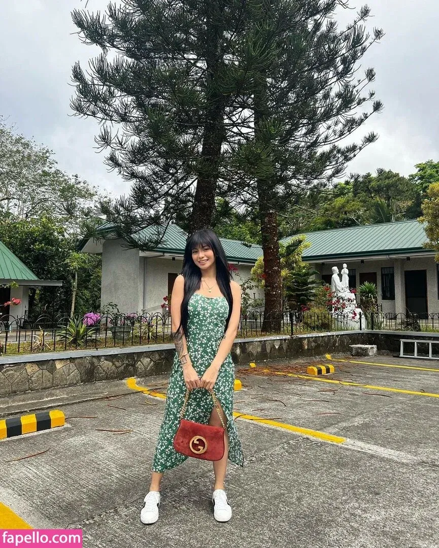 Siobe Lim Onlyfans Photo Gallery 