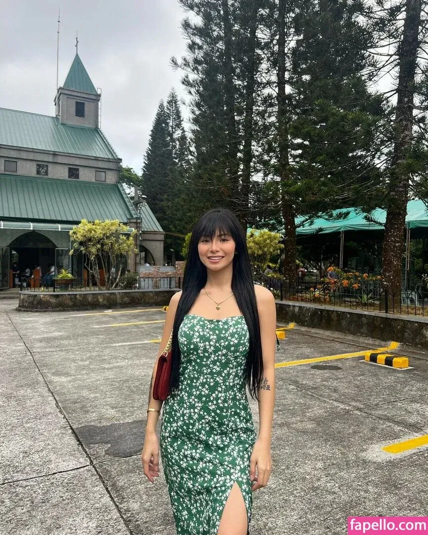 Siobe Lim Onlyfans Photo Gallery 