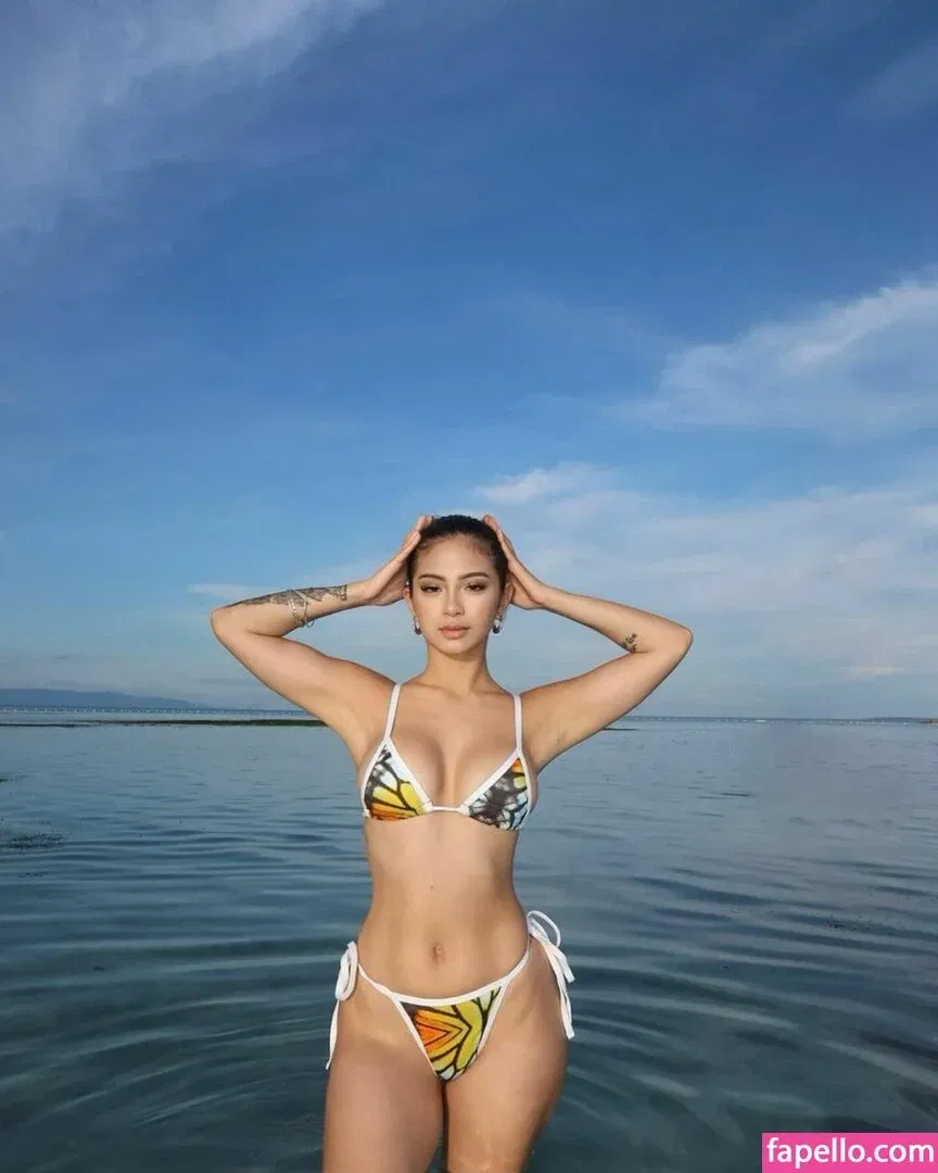 Siobe Lim Onlyfans Photo Gallery 