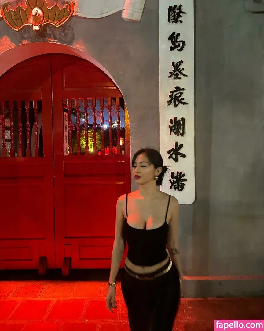 Siobe Lim Onlyfans Photo Gallery 